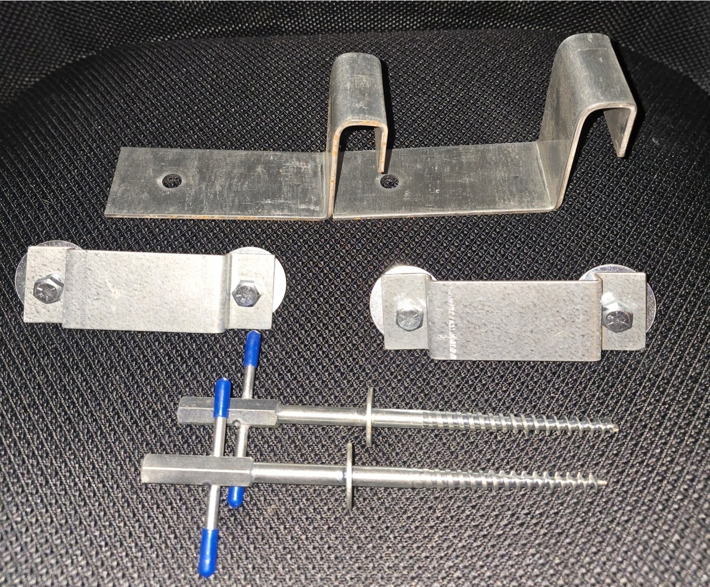 2× 3″ Anchors + 2× Ice Screws
