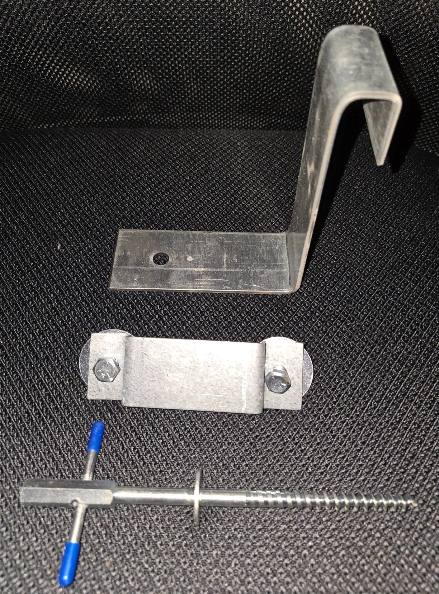 1× 6″ Anchor + 1× Ice Screw