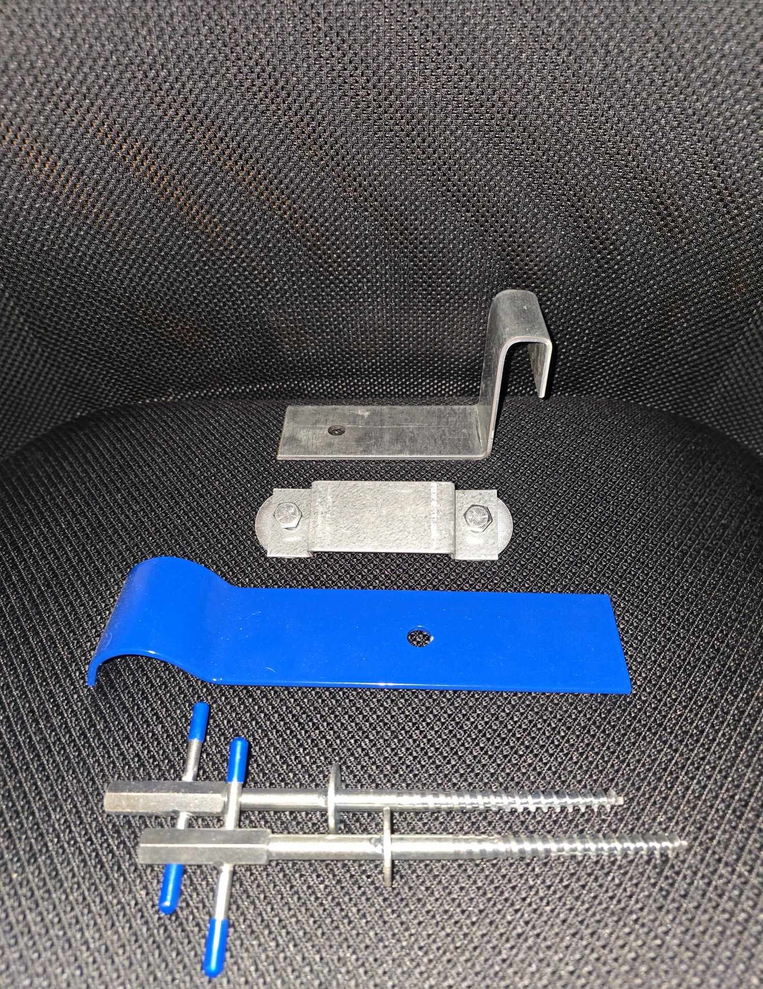 1× 3″ Anchor + 2× Ice Screws + 1× Front Bar