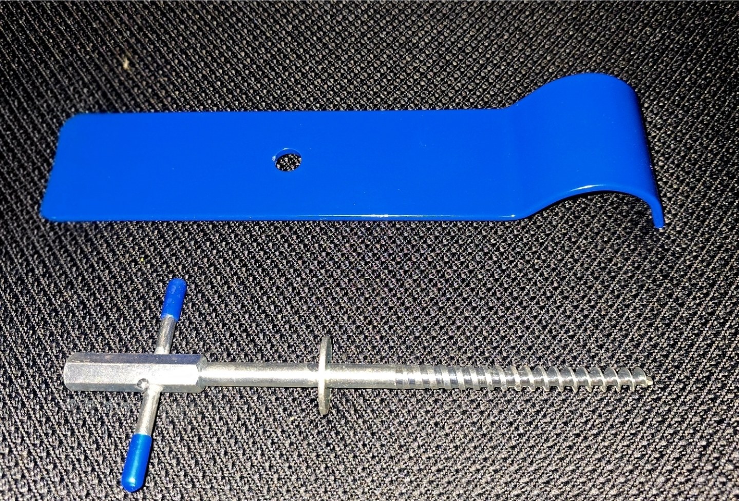 1× Front Bar Anchor + 1× Ice Screw