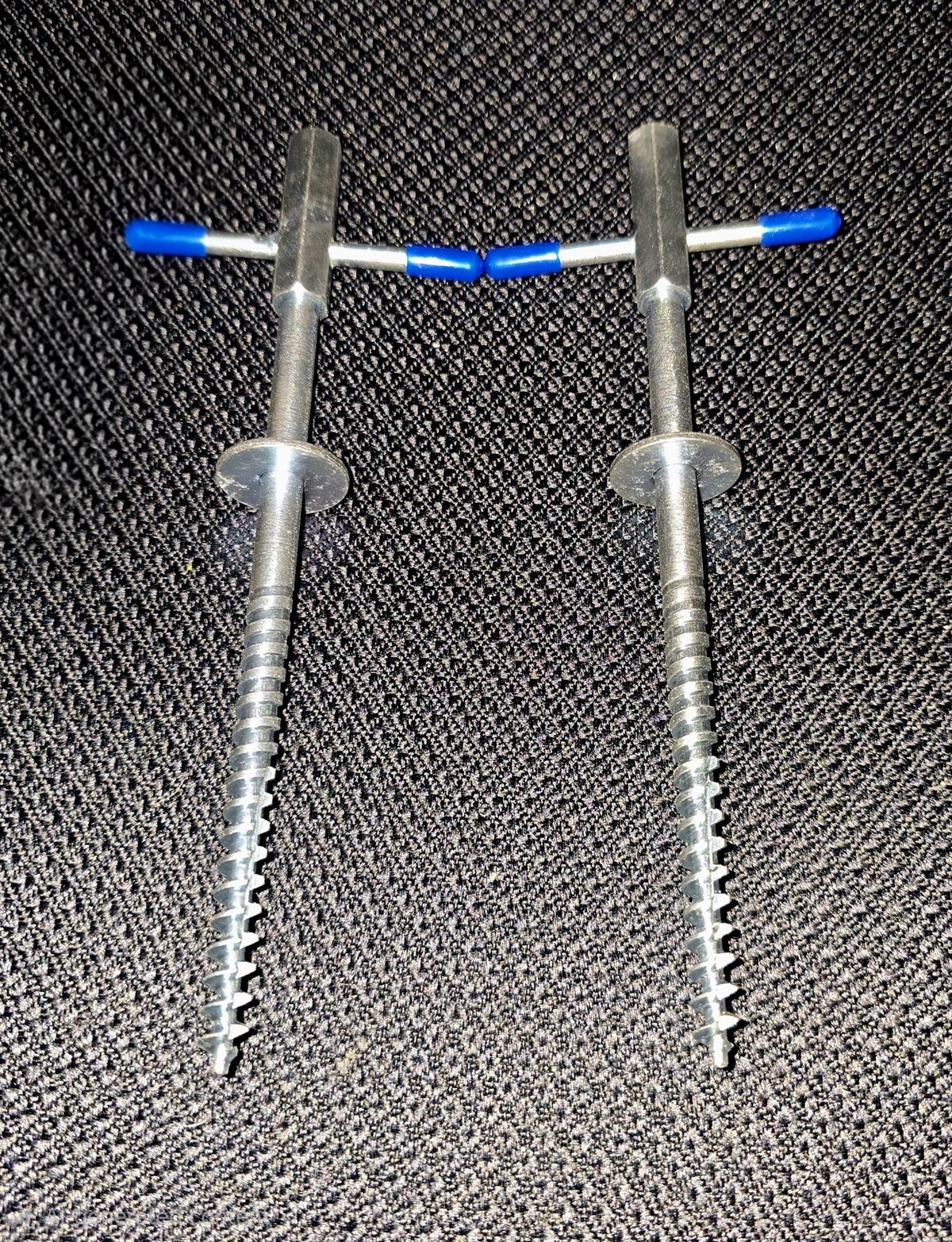 2× Ice Screws